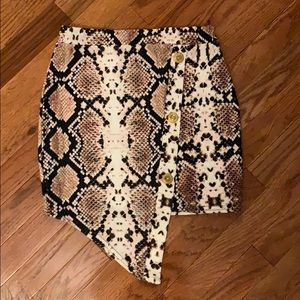 NWT Boohoo asymmetric mini skirt